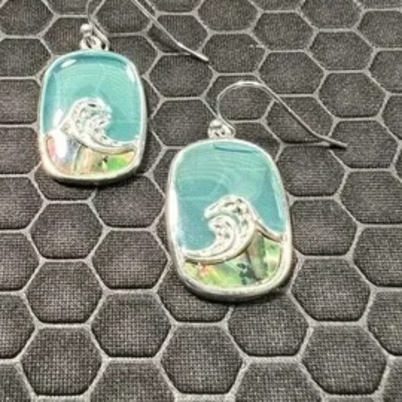 Wave Earrings made with Resin 18K White Gold Plated - Picture 1 of 1